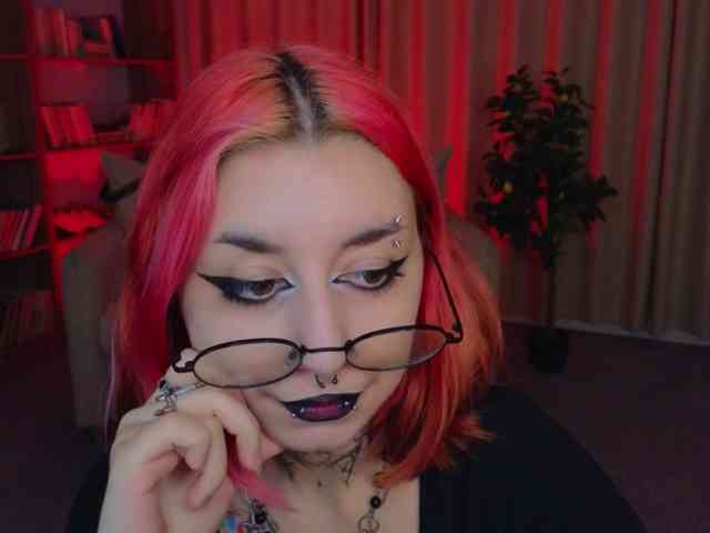 MistressMarcelline webcam