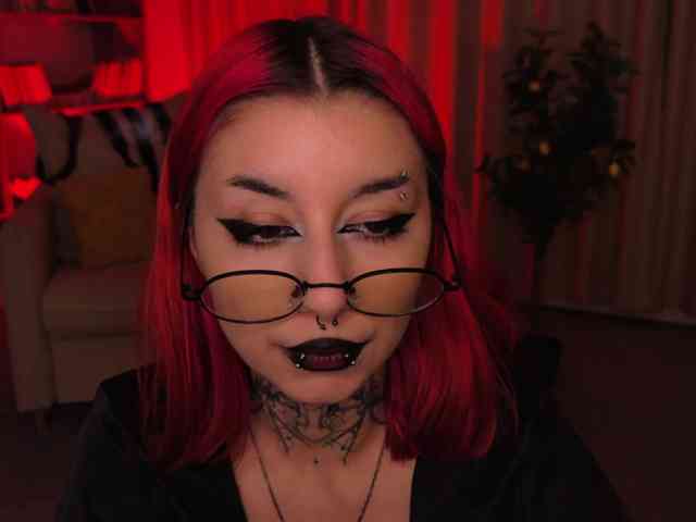 MistressMarcelline webcam