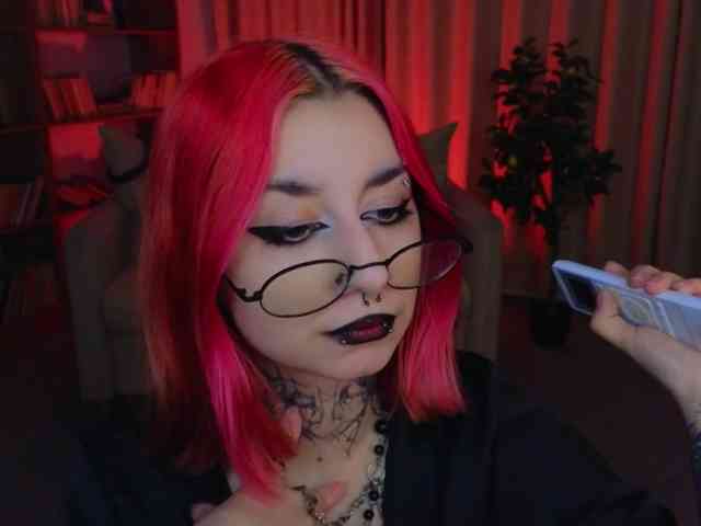 MistressMarcelline webcam