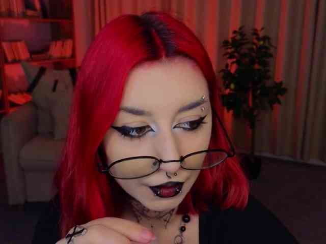 MistressMarcelline webcam