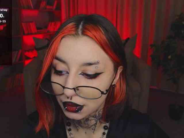 MistressMarcelline webcam