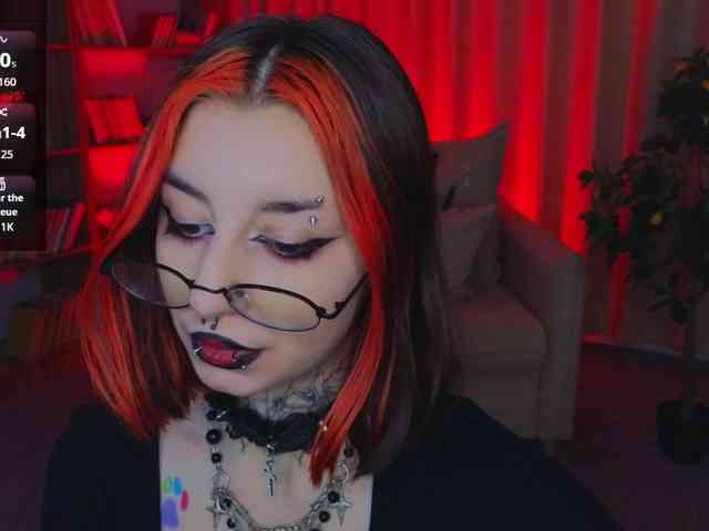 MistressMarcelline webcam