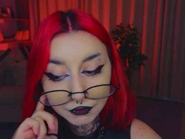 MistressMarcelline webcam