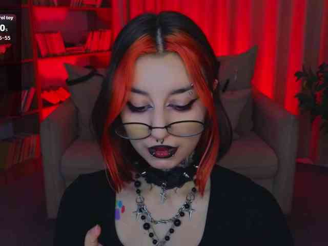 MistressMarcelline webcam