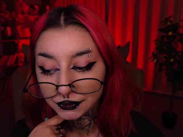 MistressMarcelline webcam