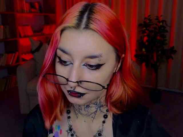 MistressMarcelline webcam