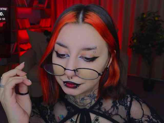 MistressMarcelline webcam