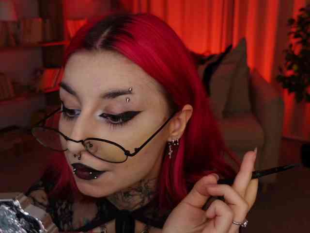 MistressMarcelline webcam