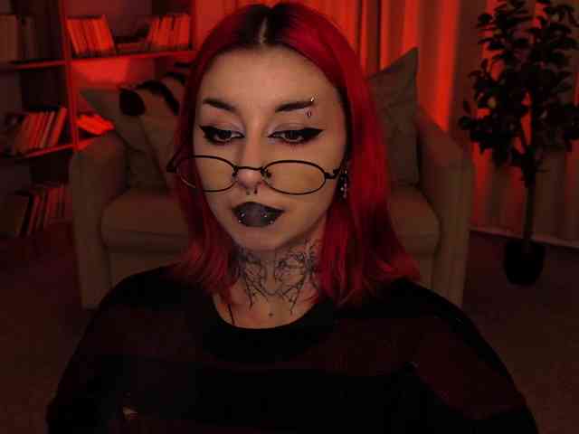 MistressMarcelline webcam