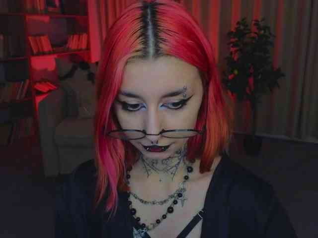 MistressMarcelline webcam