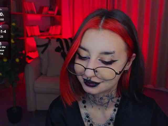 MistressMarcelline webcam
