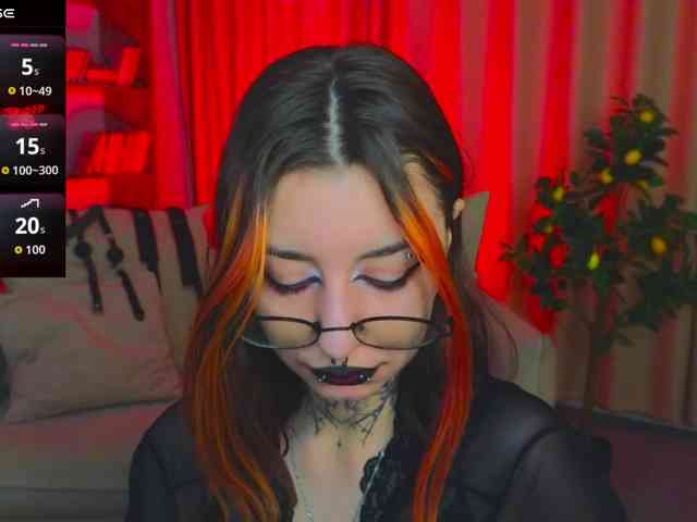 MistressMarcelline webcam