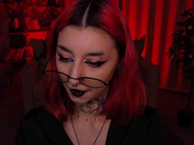 MistressMarcelline webcam