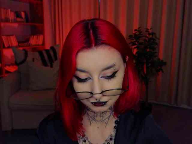 MistressMarcelline webcam
