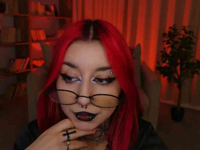 MistressMarcelline webcam