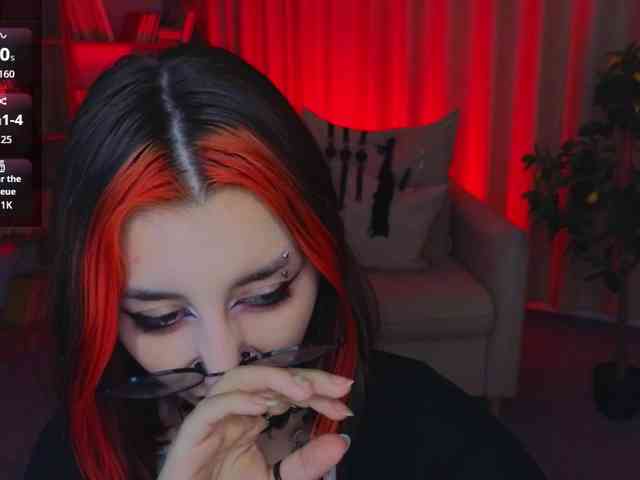 MistressMarcelline webcam