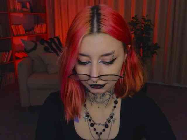 MistressMarcelline webcam
