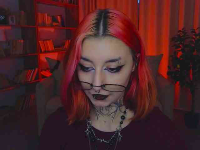 MistressMarcelline webcam