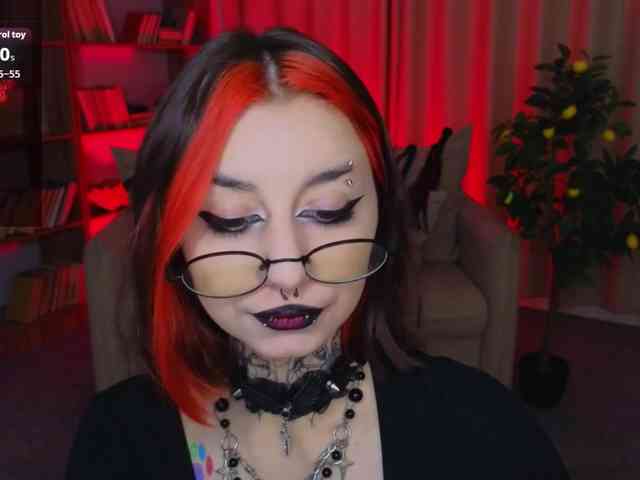 MistressMarcelline webcam