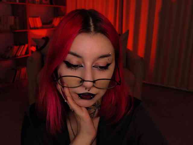 MistressMarcelline webcam