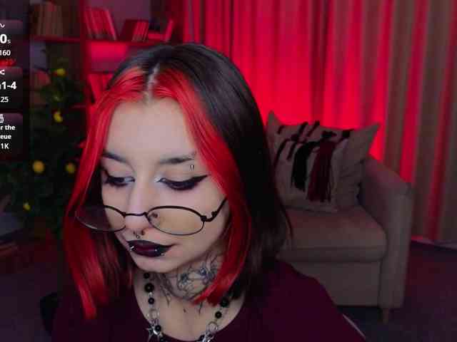 MistressMarcelline webcam