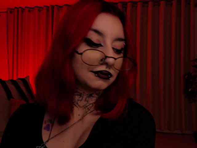 MistressMarcelline webcam