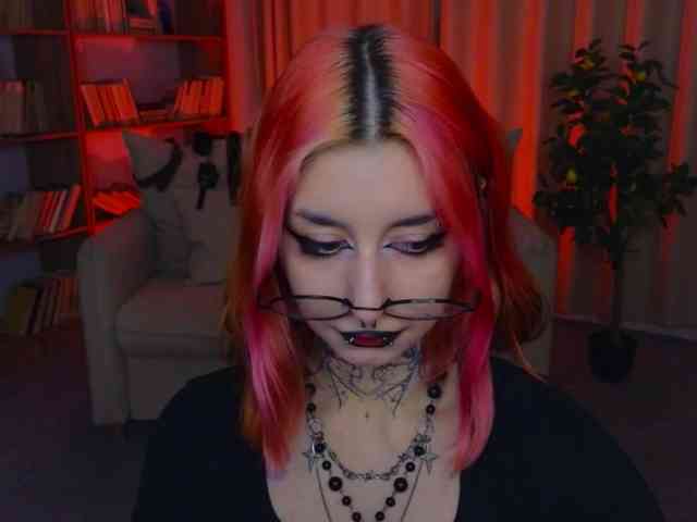 MistressMarcelline webcam