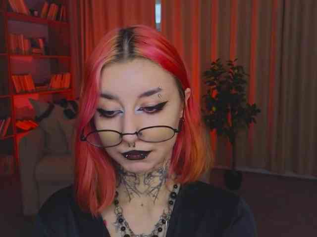 MistressMarcelline webcam