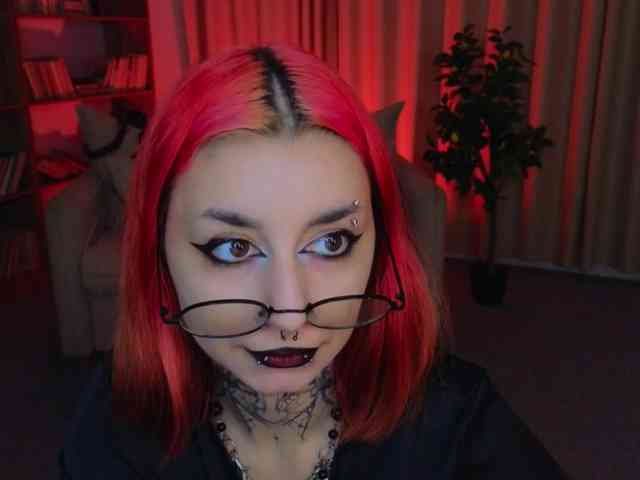 MistressMarcelline webcam