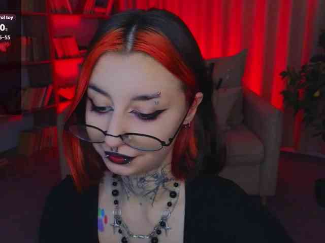 MistressMarcelline webcam