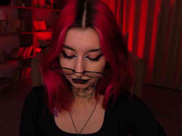 MistressMarcelline webcam