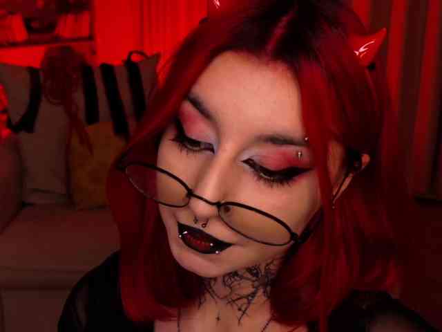 MistressMarcelline webcam