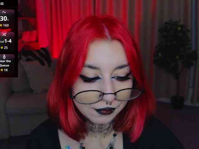 MistressMarcelline webcam