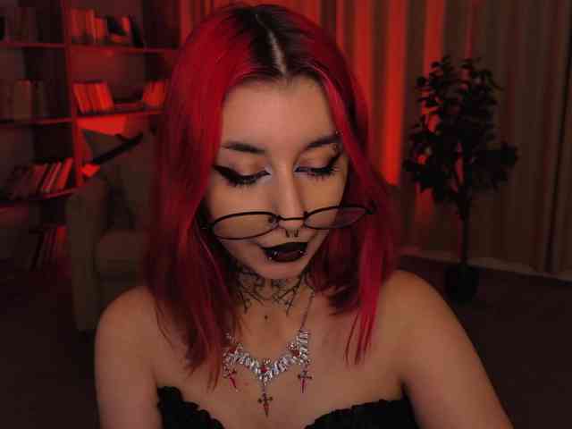 MistressMarcelline webcam