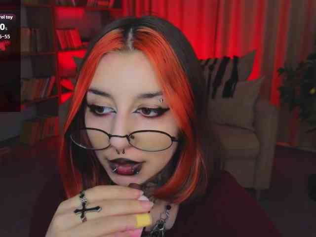 MistressMarcelline webcam