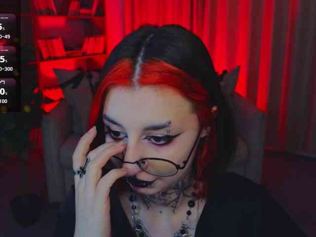 MistressMarcelline webcam