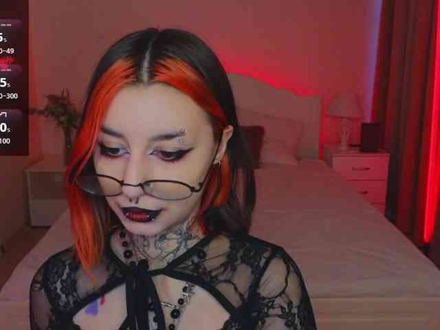 MistressMarcelline webcam