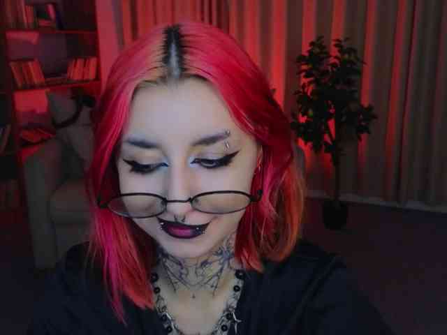 MistressMarcelline webcam