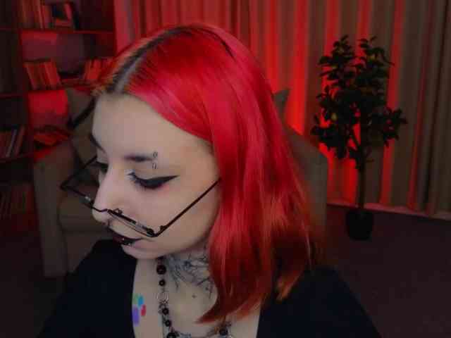 MistressMarcelline webcam