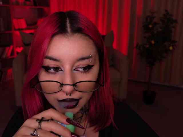 MistressMarcelline webcam