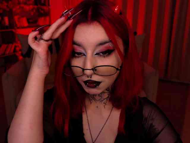 MistressMarcelline webcam