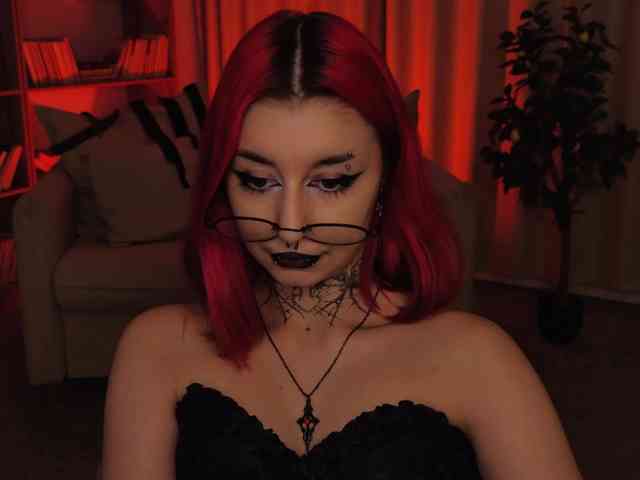 MistressMarcelline webcam