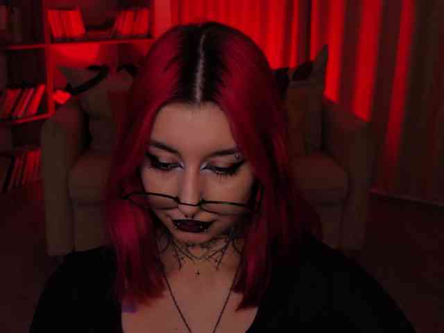 MistressMarcelline webcam