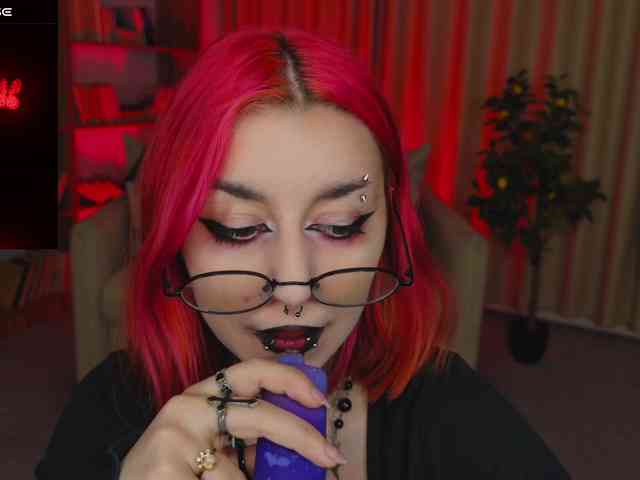 MistressMarcelline webcam