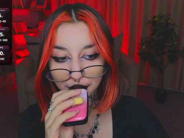 MistressMarcelline webcam