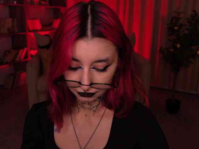 MistressMarcelline webcam