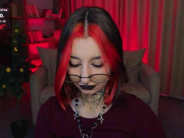 MistressMarcelline webcam