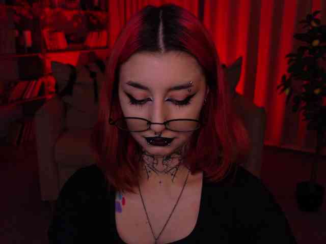 MistressMarcelline webcam