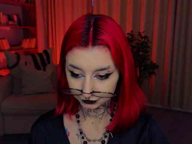 MistressMarcelline webcam