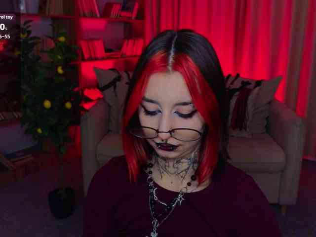 MistressMarcelline webcam